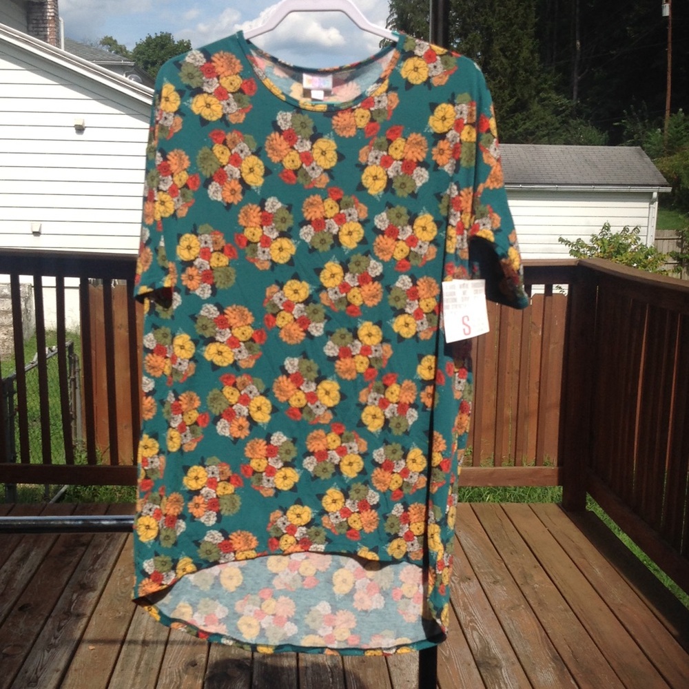 Lularoe Irma shirt